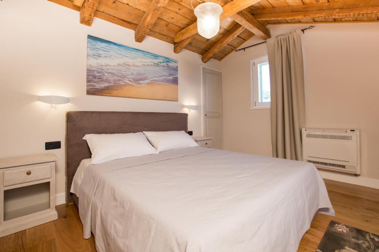 Bed&Breakfast Villa Maria Laurana Esterno foto
