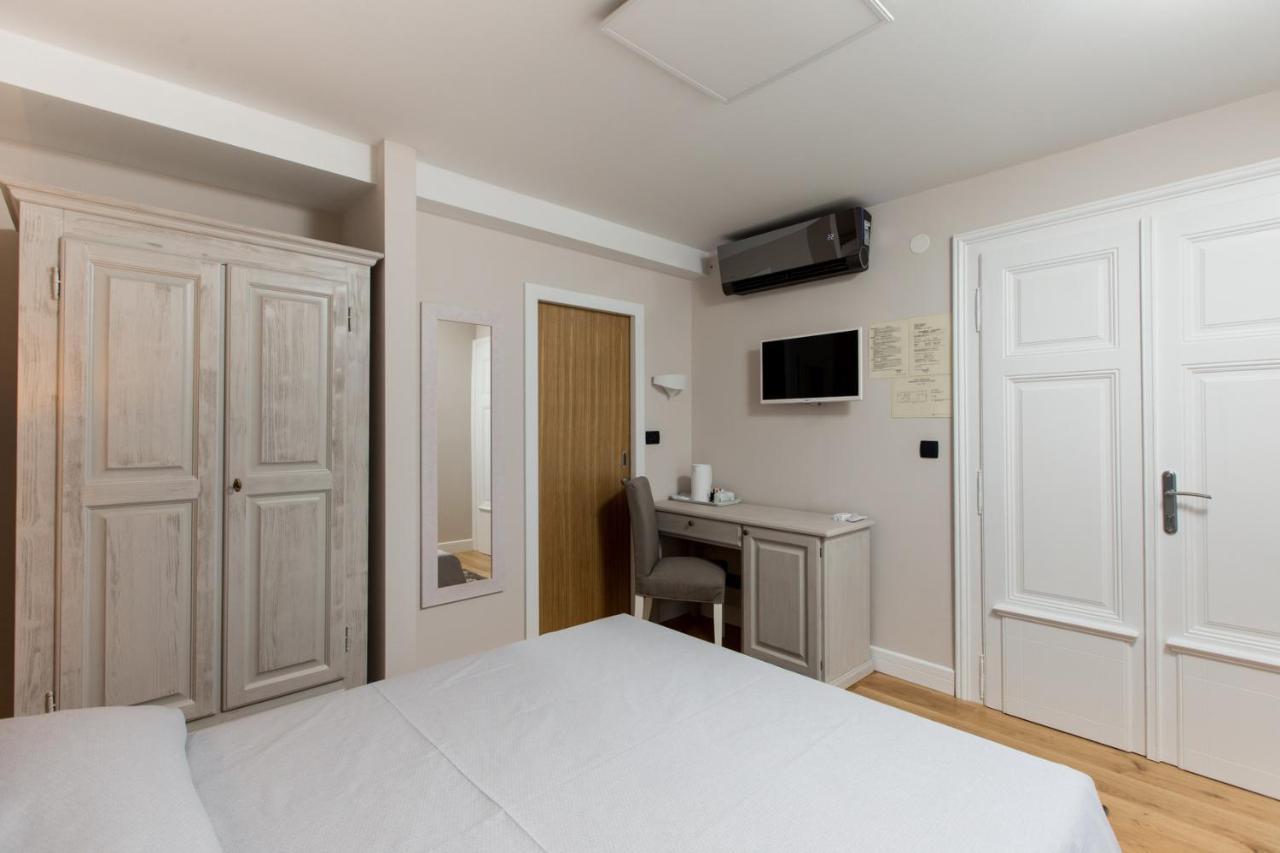 Bed&Breakfast Villa Maria Laurana Esterno foto