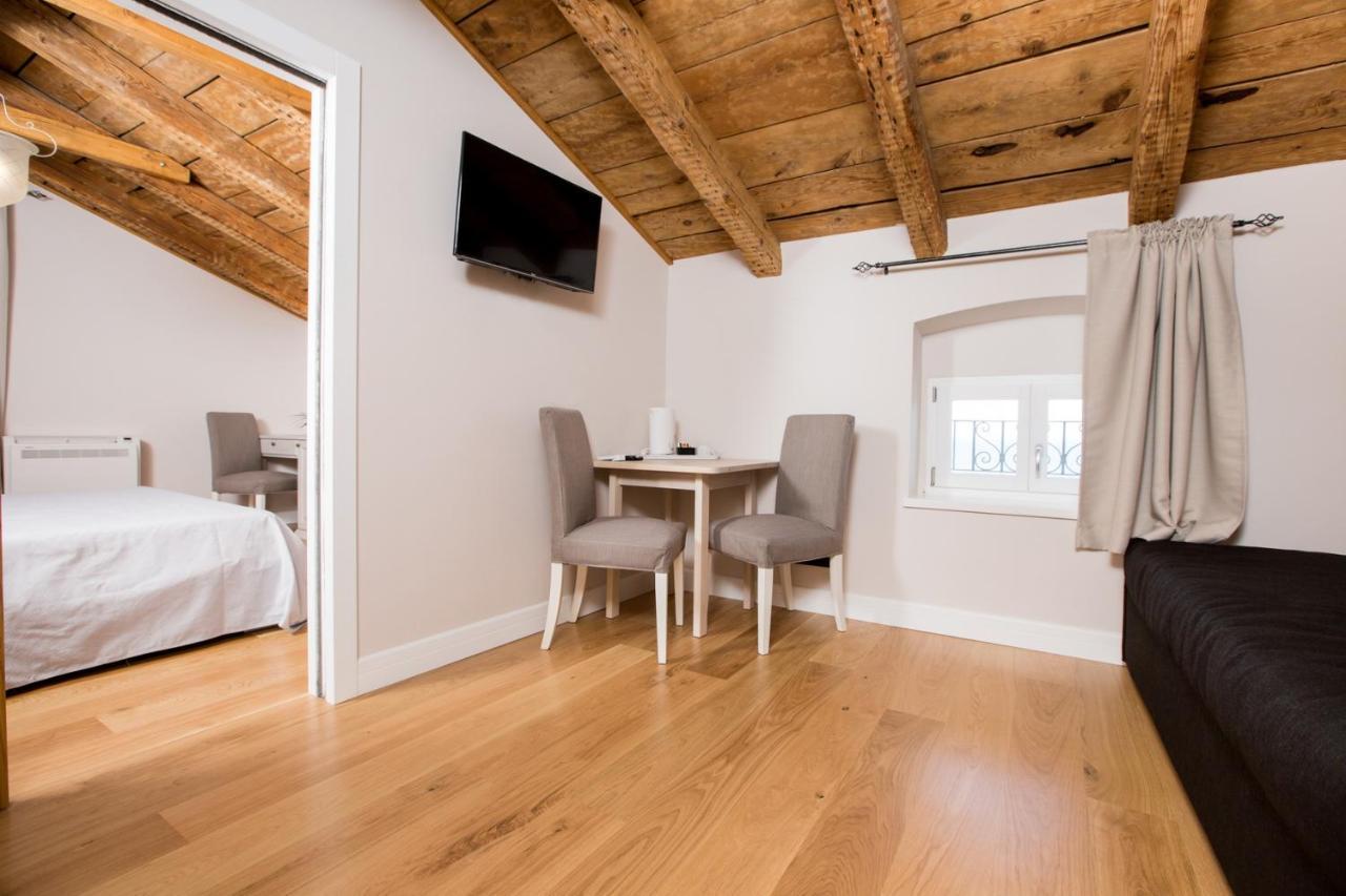 Bed&Breakfast Villa Maria Laurana Esterno foto